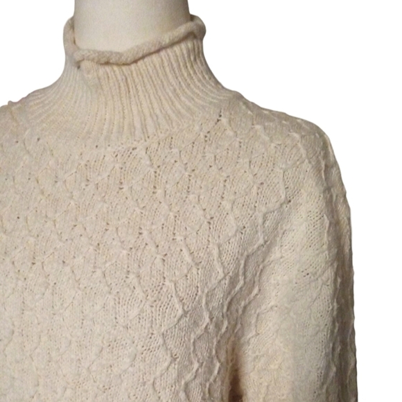 L.L. Bean Cream High Neck 100% Cotton Cable Knit Fisherman Sweater Size Medium - Picture 3 of 6